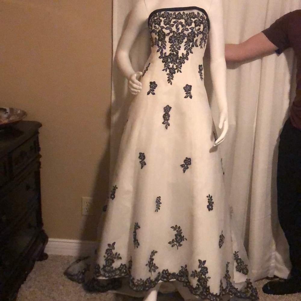 David’s bridal wedding dress 💕